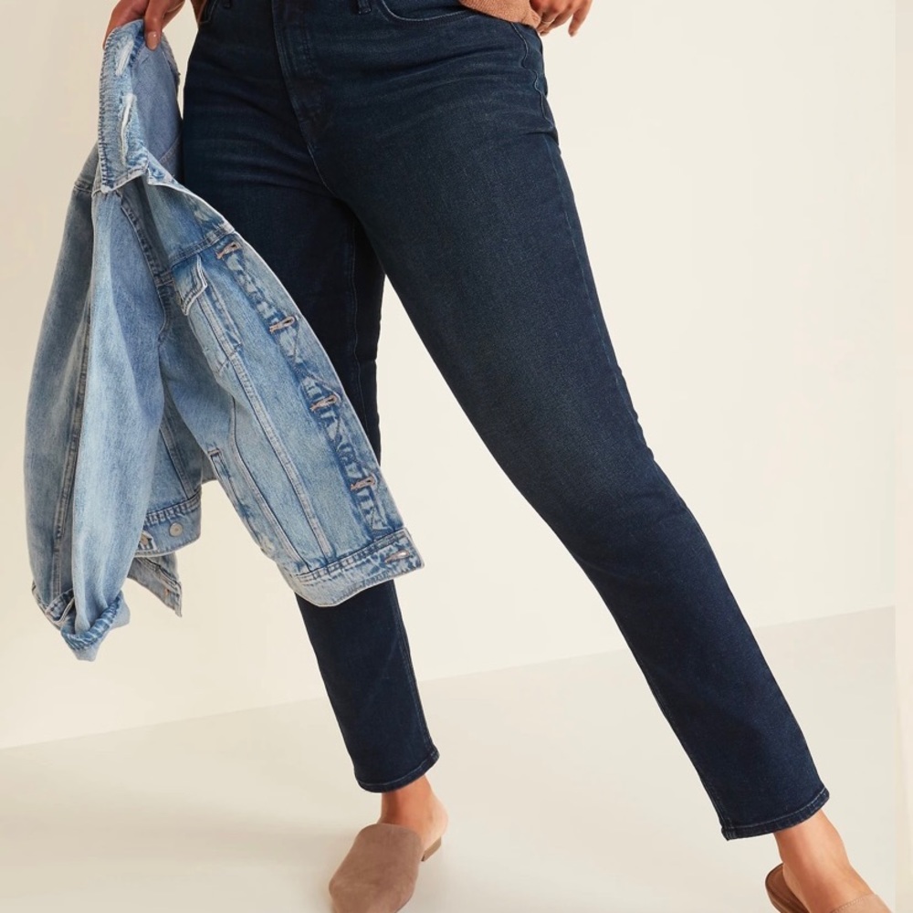 OldNavy rockstar jeans. Barely worn. Petite jeans.